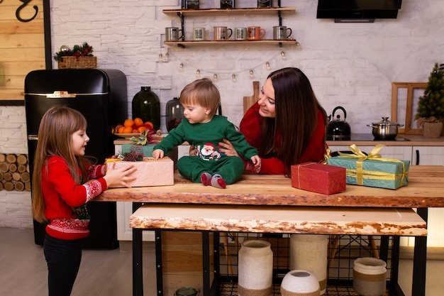 Maximize Holiday Savings: Time-Sensitive Buying Guide Strategies