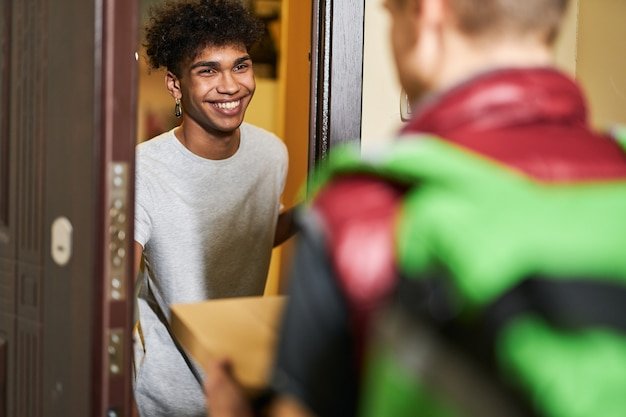Unlock Free Shipping: Tips & Tricks for Online Orders in 2025